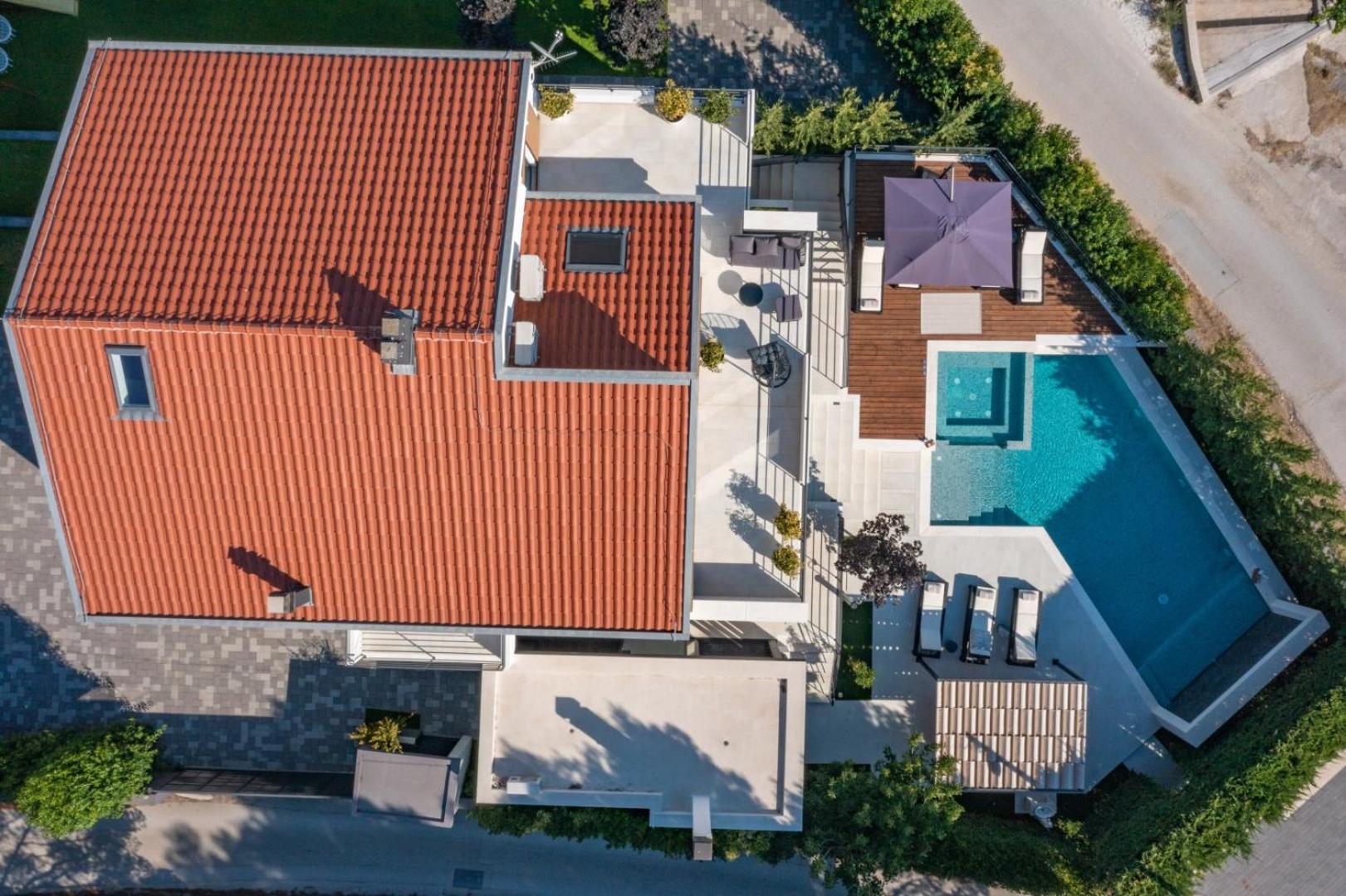 Bonavia - Crowoder Luxury Rent